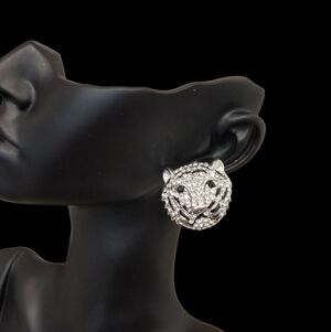 PARIS COLLECTION NWT RHINESTONE WHITE TIGER STATEMENT EARRINGS